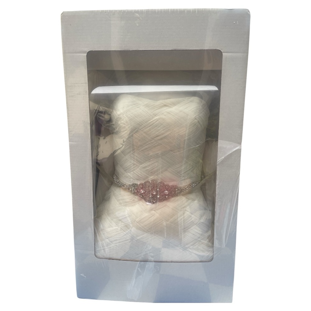 David’s Bridal Wedding Dress - Sweetheart strapless neckline.